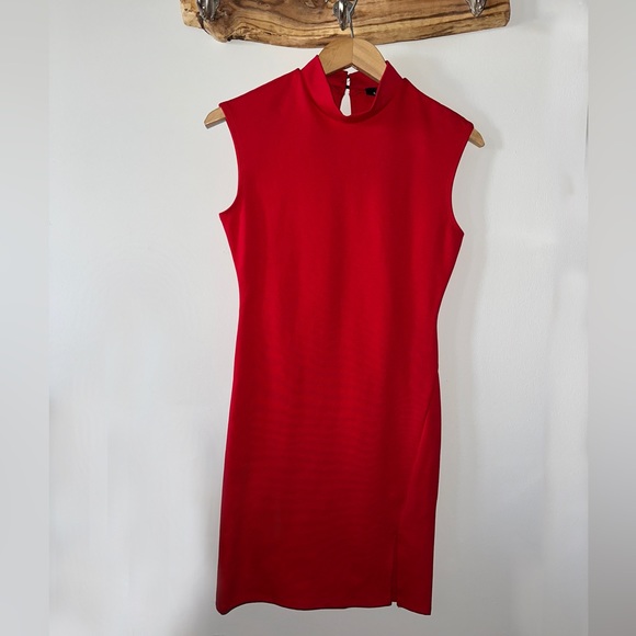 Red Sleeveless dress - Picture 1 of 4